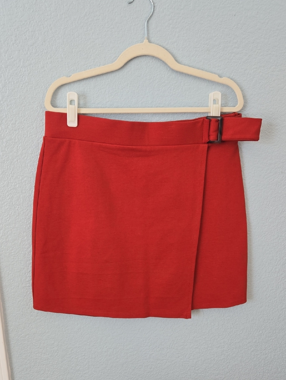 GILLI Arlot Red Wrap-Style Mini Skirt with Buckle Sz XLP Stitchfix